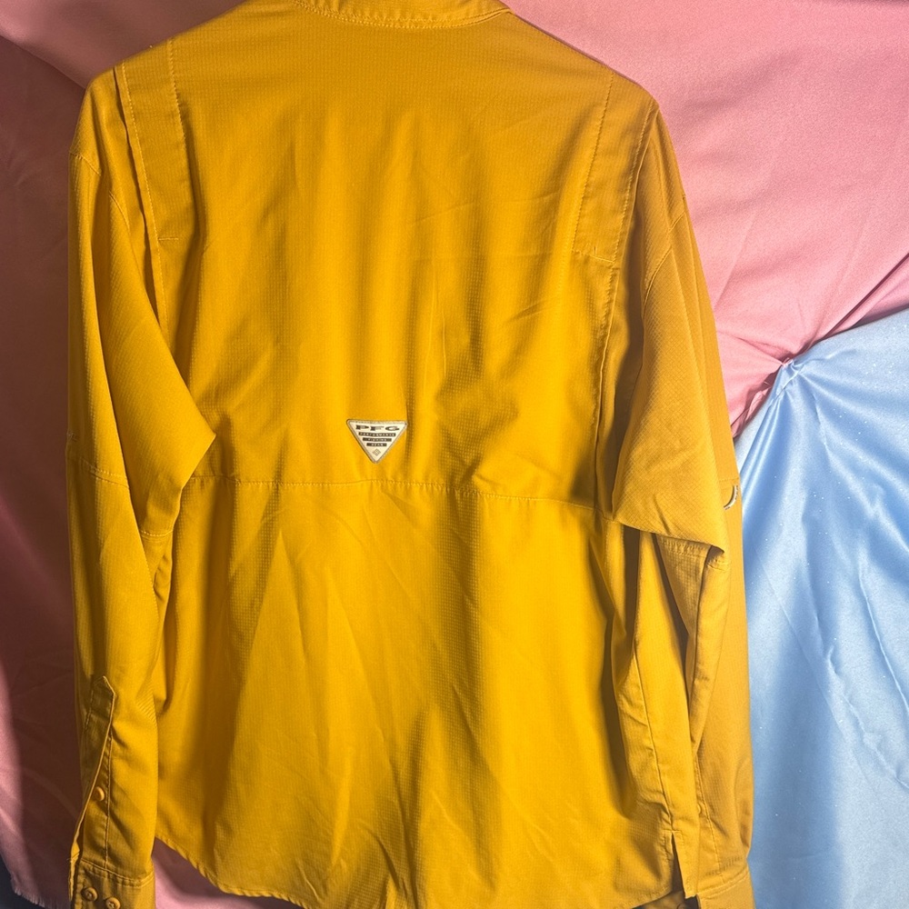 Columbia Women's Golden Button Down Shirt - Picture 5 of 7